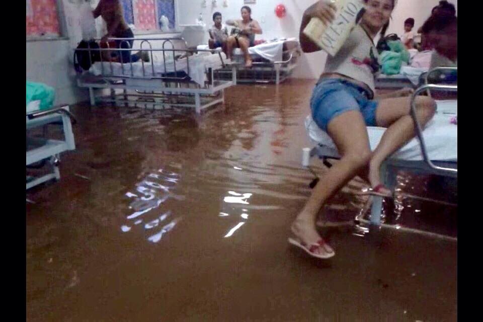 MOMENTOS DE DE TERROR: Chuva ameaça afogar crianças em hospital de São Luís. Veja o vídeo em…