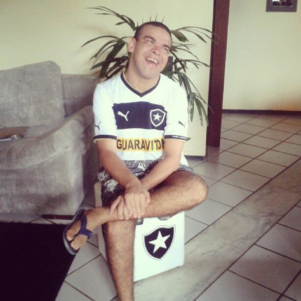 Após publicação no Blog do Neto Cruz, jovem “especial” realizará sonho de conhecer os jogadores do Botafogo