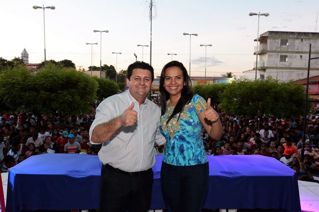 Ao lado do prefeito Deusimar, deputada Ana do Gás participa de visitas e comemoração do Dia dos Pais em Paulo Ramos