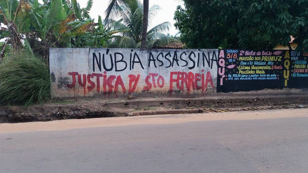 IMAGEM DO DIA – Muros de Paço do Lumiar amanhecem pichados: “Núbia assassina. Justiça para Sargento Ferreira”