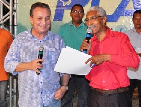 VERGONHA ALHEIA – Internauta pede pra Luís Fernando, prefeito de Ribamar, “arrumar” Paço do Lumiar