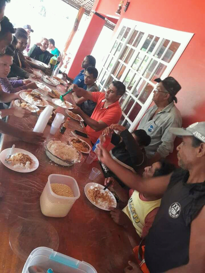 Em Morros, prefeito organiza regabofe para tentar aumentar seu ibope