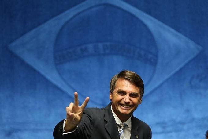 Campanha eleitoral deve começar com Bolsonaro líder e empate quádruplo entre candidatos, diz cientista político