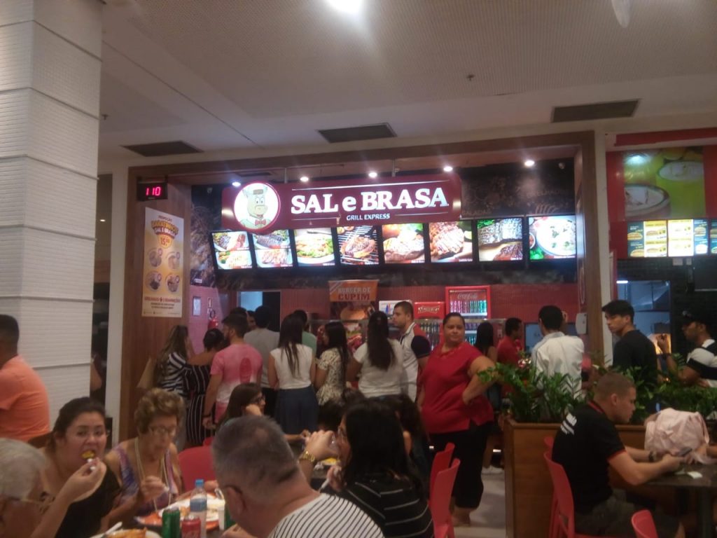 Restaurante Sal e Brasa atende de forma precária seus clientes