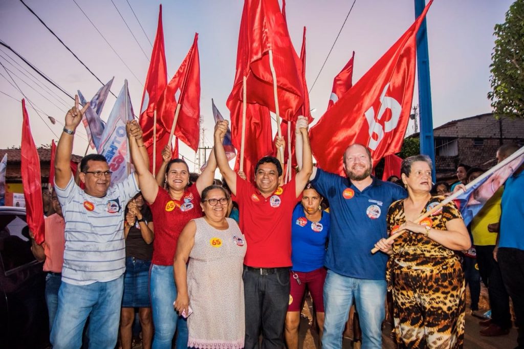 Othelino Neto realiza carreata e comício em Presidente Sarney