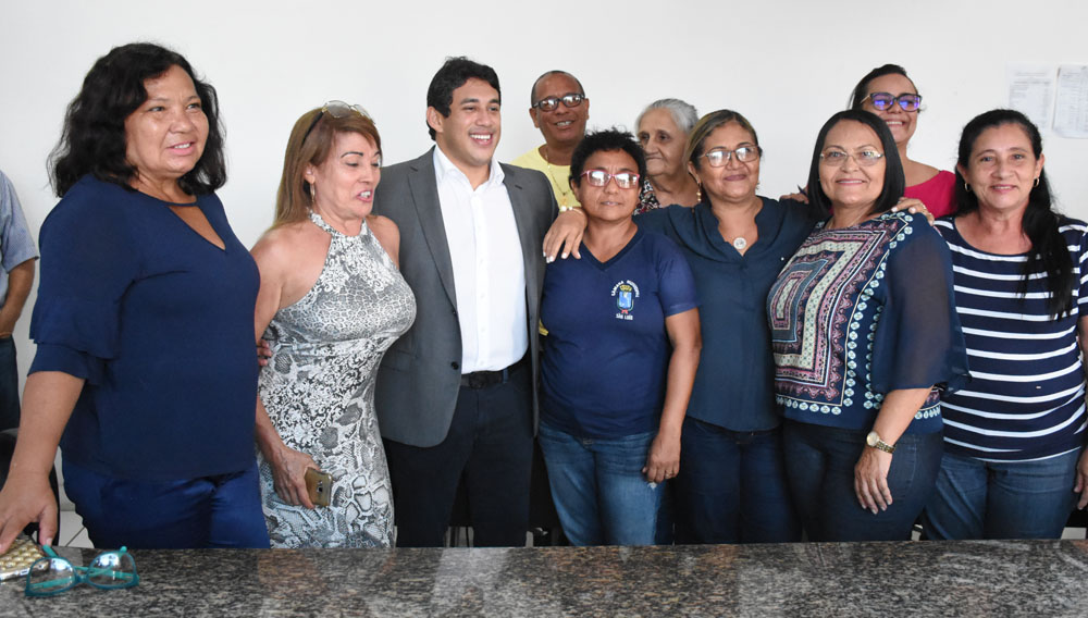 Osmar Filho visita setores e dialoga com servidores da Câmara de São Luís