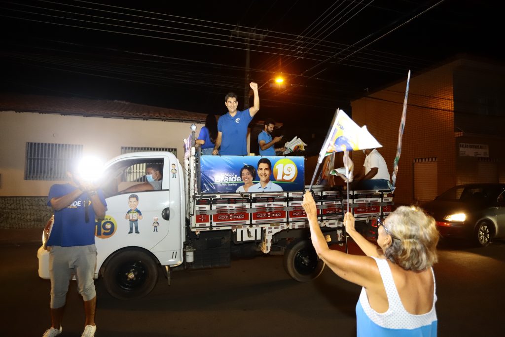 Em carreata, Braide movimenta bairros de São Luís