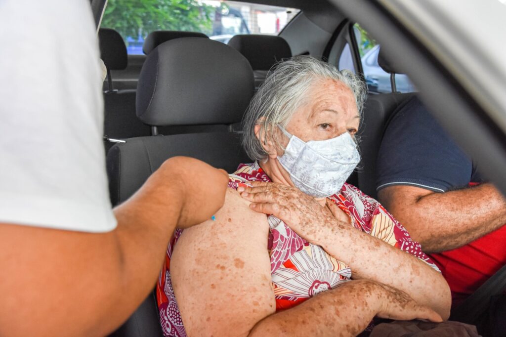 São Luís: Prefeitura segue com vacinação de pessoas com 70 anos nesta quarta-feira (31)  