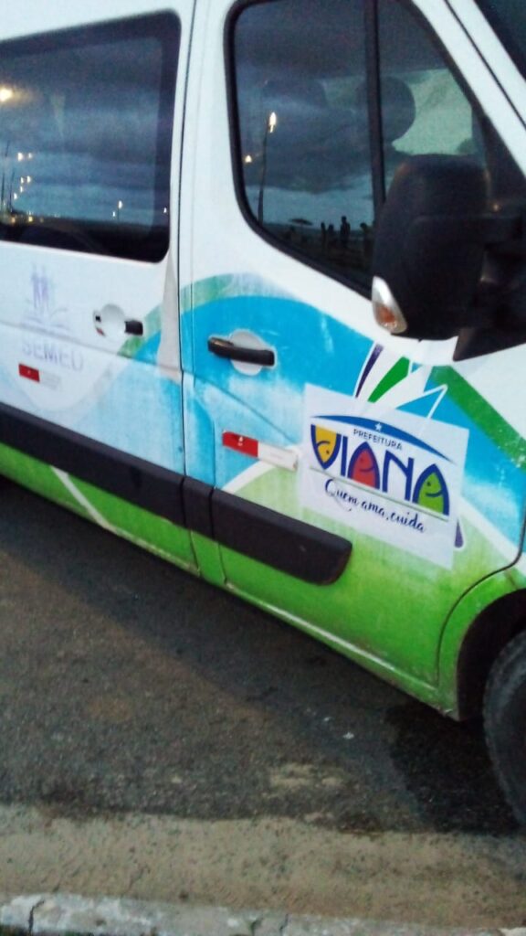Viana: van da prefeitura é usada em piquenique nas praias de SLZ