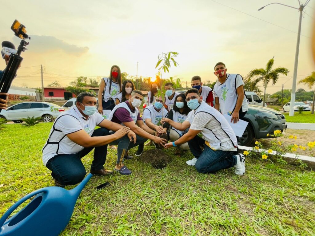 Peritoró: Prefeitura e Agentes Jovens Ambientais celebram Dia da Árvore com plantio e doações de mudas