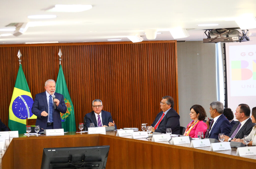 Brandão apresenta demandas prioritárias do Maranhão em reunião com Lula