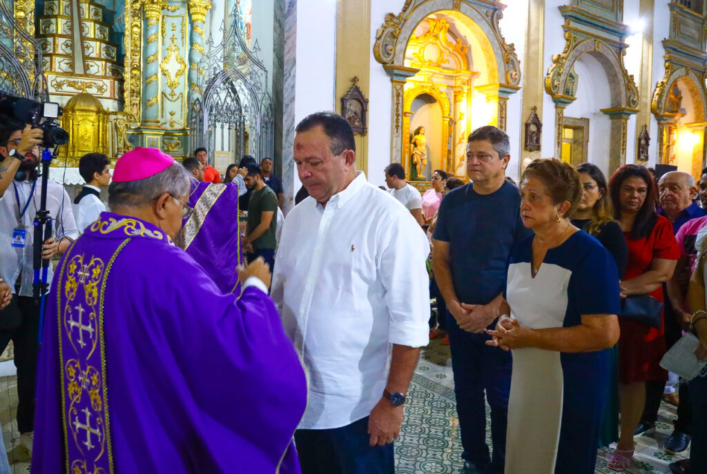 Governador Carlos Brandão participa de Missa de Cinzas em São Luís