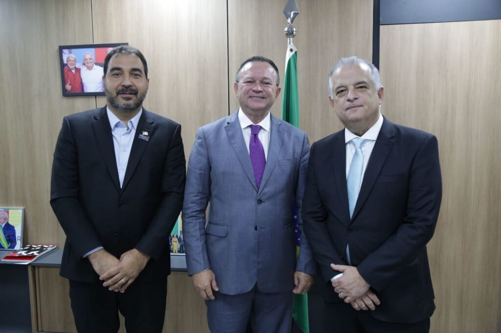 Governador tem reunião com ministro de Portos e Aeroportos para apresentar projetos para o setor