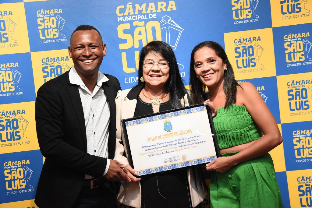 Vereadora Fátima Araújo recebe o Título de Cidadã Ludovicense