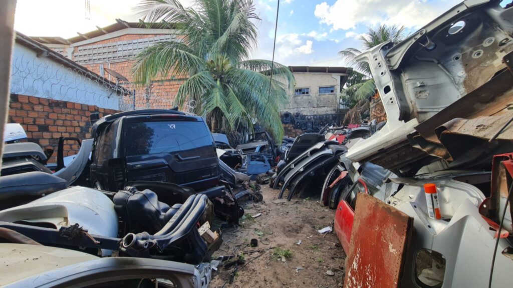 Polícia Civil do Maranhão prende dono de sucata em flagrante por desmanche de veículo roubado
