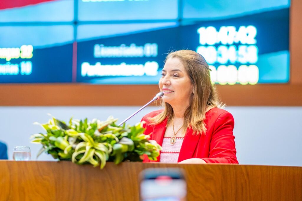 Iracema Vale reafirma compromisso com o Maranhão em discurso após reeleição histórica na Assembleia